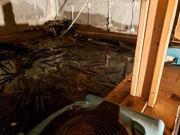 Crawlspace Water Cleanup in Bolingbrook